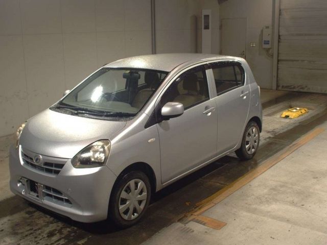 4031 Daihatsu Mira e s LA300S 2012 г. (TAA Kyushu)